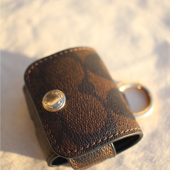 Coach AirPods Pro Case Leather Logo Holder Keychain Clip - Picture 6 of 6